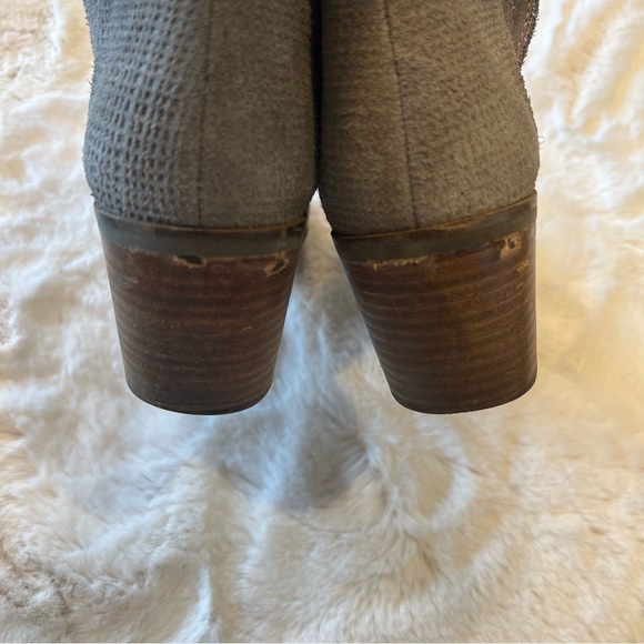 Lucky Brand Ponic Suede Block Heel Ankle Bootie | Grey Size 9.5 - Picture 7 of 12